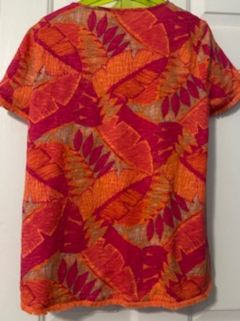 Chico's colorful, tropical, top with pretty details Sz 1 - Picture 4 of 5